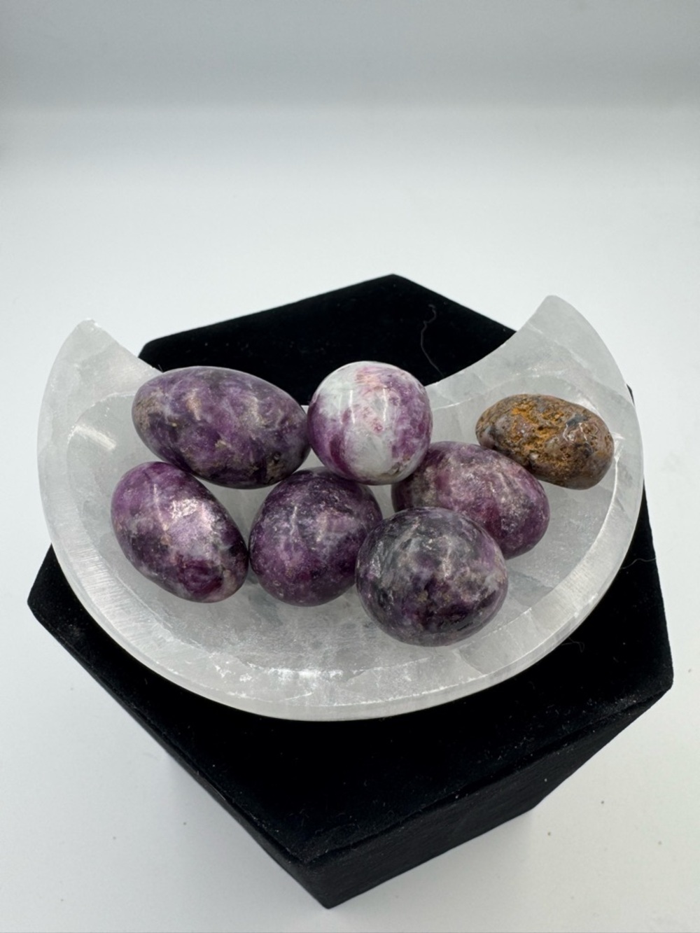 Selenite Crescent Moon Bowl - Picture 2 of 5